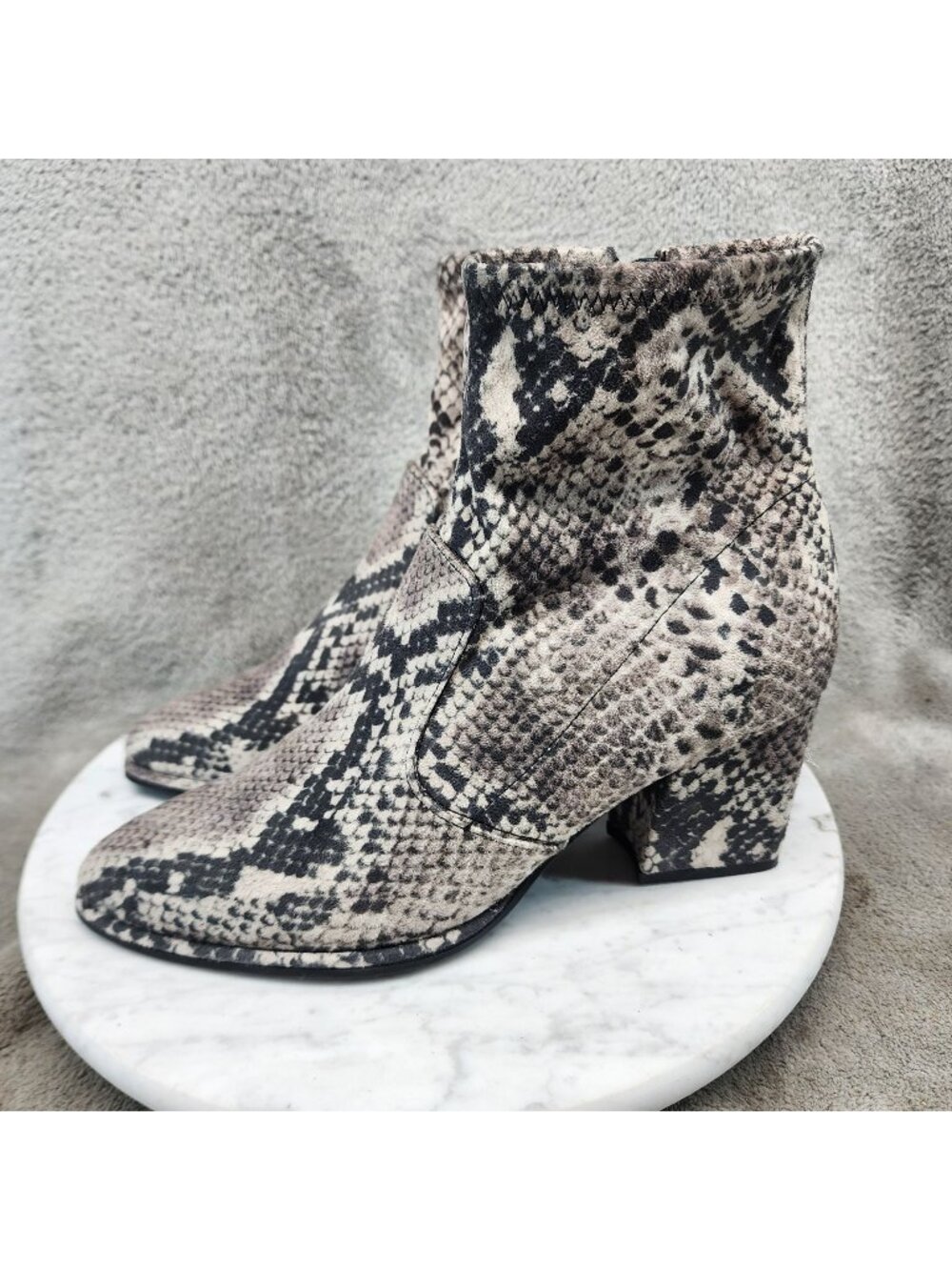 Marc Fisher Shoes Womens Size 6.5 Leave Gray Snake Print Ankle Boots